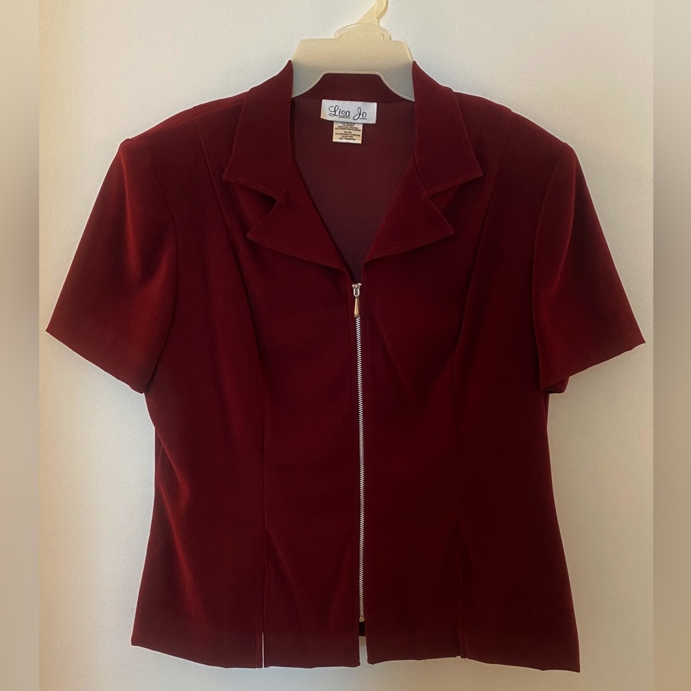 Lisa Jo 2 piece burgundy wine short sleeve top and skirt set size 13/14